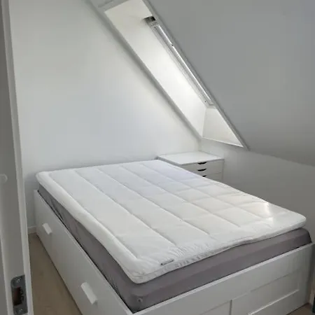 Apartment 3-bedroom Center W Private Parking *