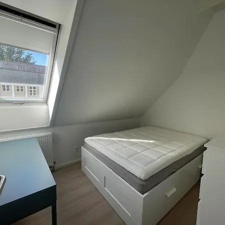 3-bedroom Center W Private Parking