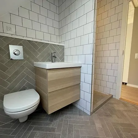 Apartment 3-bedroom Center W Private Parking