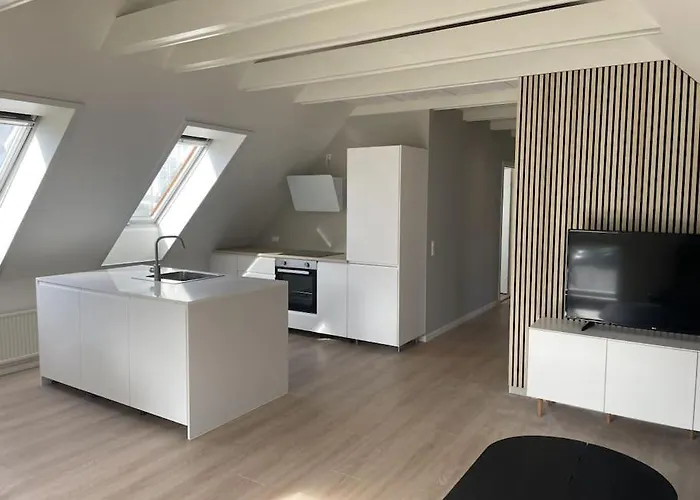 3-bedroom Center W Private Parking Apartamento